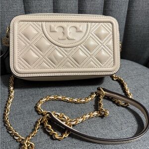 Tory Burch 
Elegant Cream Quilted Crossbody Bag